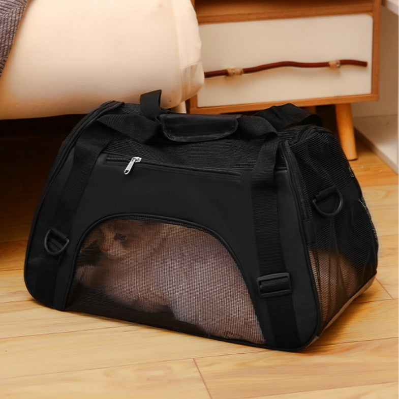 Lightweight, breathable, portable pet carrier/slingback bag/foldable cat bag/cat carrier for easy carrying when out and about.